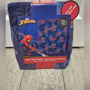 Marvel Spider-Man Throw Blanket - Navy, Red, Blue. Soft & Cuddly. 40x 50inch